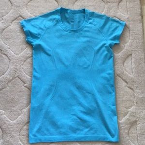 Lululemon Swiftly Tech Short Sleeve size 8